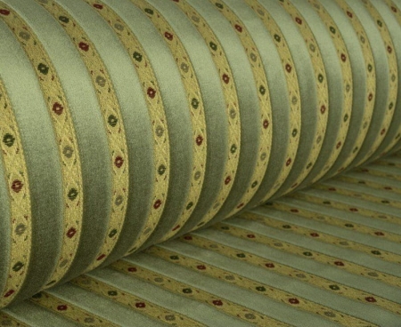 Tkanina Bari Pas oliwkowa jasna – dekoracyjna tkanina obiciowa pluszowa w pasy, styl klasyczny, żakardowe detale