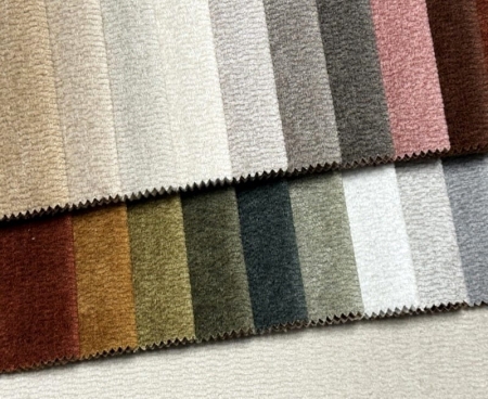 Strukturalna tkanina obiciowa Gael w nowoczesnym wnętrzu, widoczna matowa powierzchnia i delikatny efekt trójwymiarowości..JPG